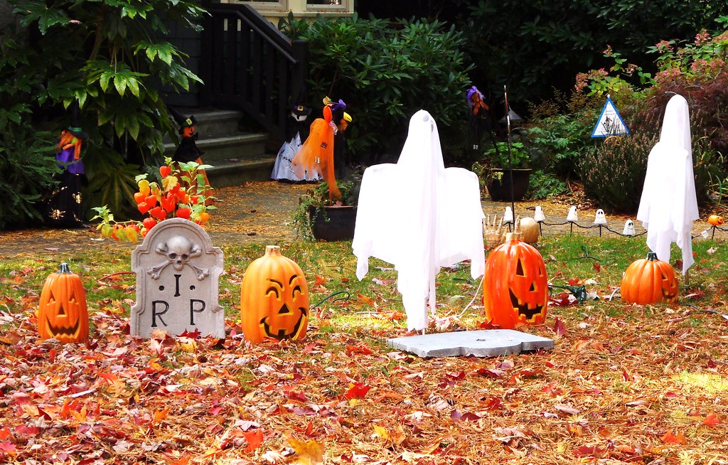 Halloween Decor Tips that Will Leave Your Guests Screaming!